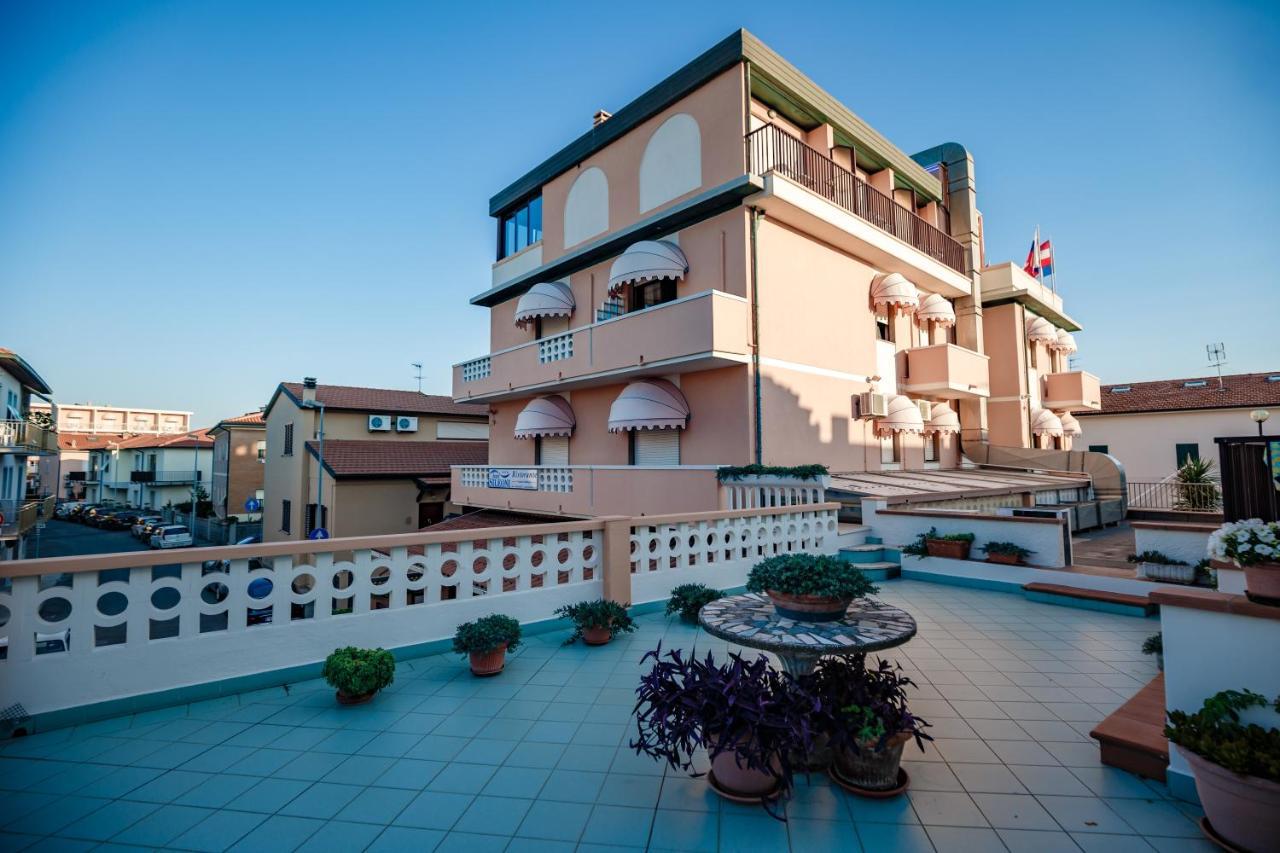 Hotel Sileoni Марина ди Чечина Екстериор снимка